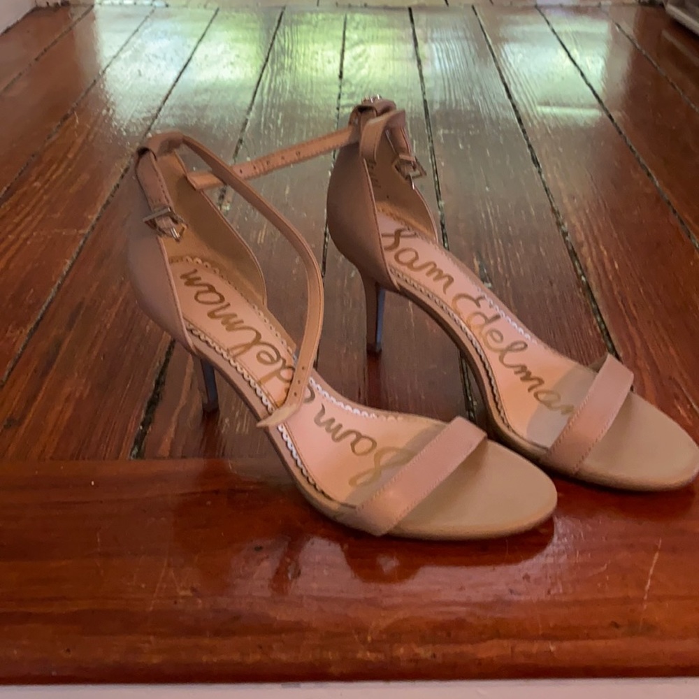 Beige pumps
